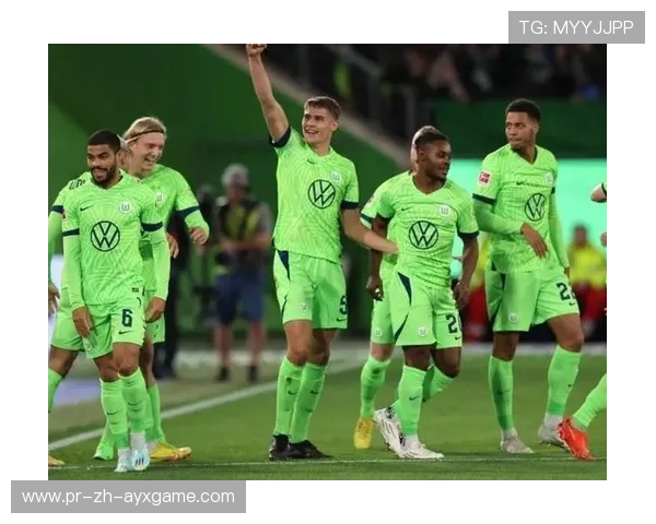 沃尔夫斯堡中场渗透连连打乱对手节奏