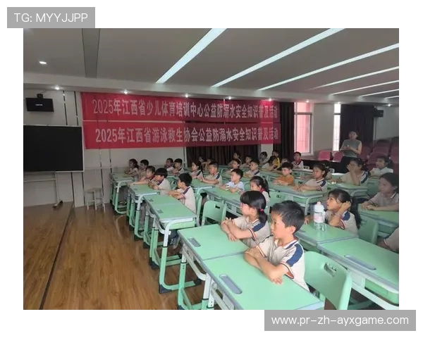 游泳队与救生协会共同开展防溺水能力普及活动，游泳救生培训