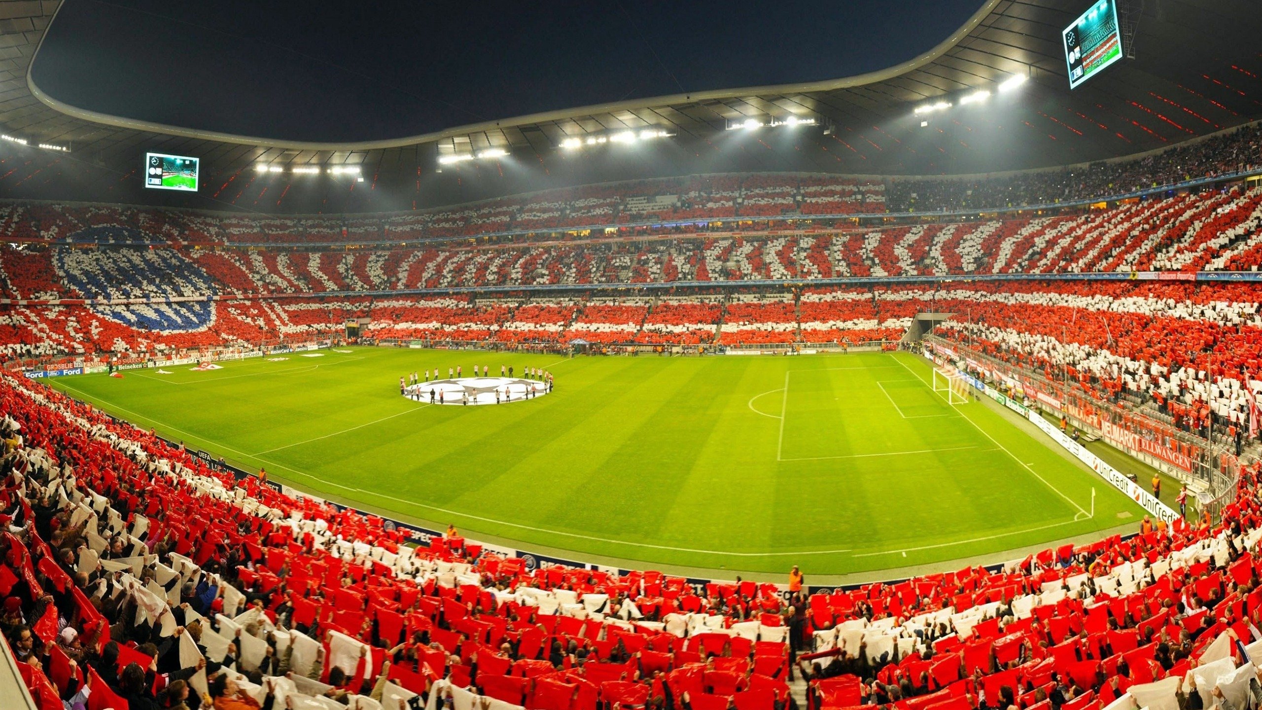 世界杯巅峰对决：激烈战斗中诞生奇迹瞬间，世界杯殿堂十大经典对决